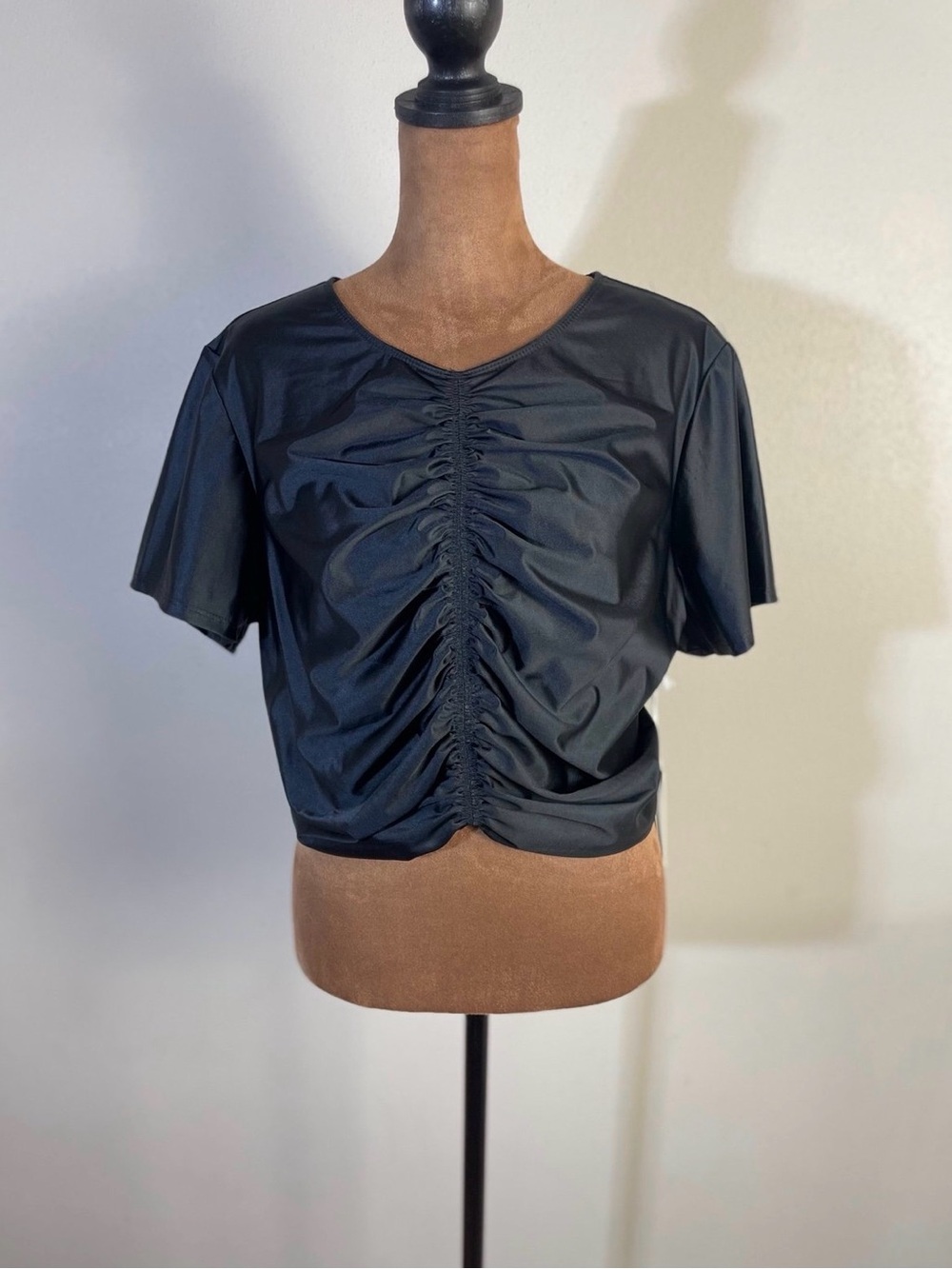 NWT Good American Black Ruched Front Crop Top